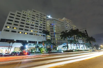 Hilton Colon Guayaquil Hotels near C.C. Riocentro Sur