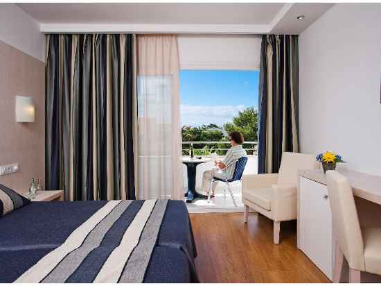 Sagitario Playa Rooms