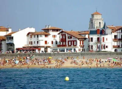 Hôtel la Marisa Grande Plage Các khách sạn ở Saint-Jean-de-Luz