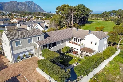 Hermanus Lodge on the Green - Solar Power