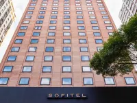 Sofitel Buenos Aires Recoleta Hôtels à proximité de la Liniers railway station