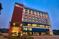 Hilton Garden Inn Lucknow Hotels near Lohia Park