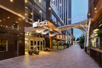 Aloft Greenville Downtown Hotels near Flying Rabbit Adventures