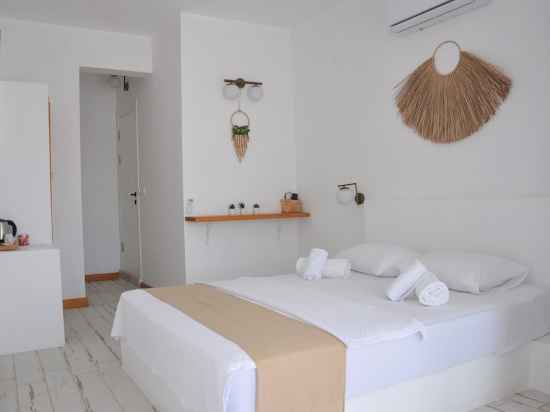 Masmavi Cunda Rooms