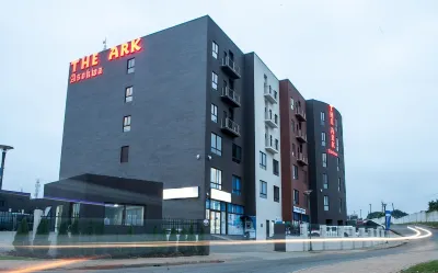 Oak Plaza Suites Hotels near Asafo Market