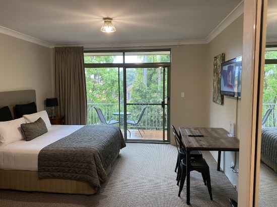 The Belmore Apartments Hotel Rooms