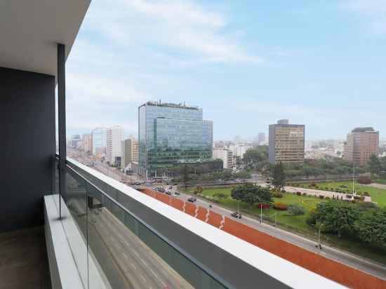 w Majestic 2BR w Modern Balcony in Miraflores Others