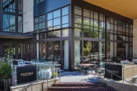 Marriott Dallas Uptown Отели рядом с достопримечательностью «Центр современной скульптуры»