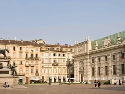 Novotel Torino Corso Giulio Cesare Hotele w pobliżu University of Turin