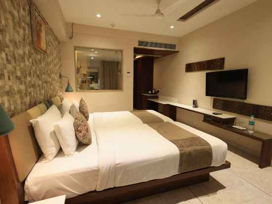 Hotel RS Exclusive Stay & Fine Dine - Near to Akola Junction Rooms