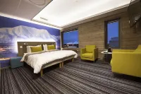 Svalbard Hotell | Polfareren Hotels near Denkmal