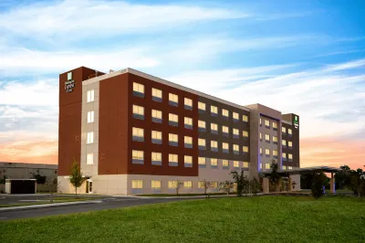 Holiday Inn Express & Suites Sanford- Lake Mary Hotels near Orlando Herndon Airport