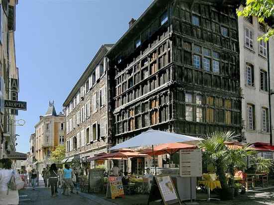 Logis Hôtel de Bourgogne Hotel Exterior