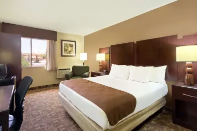 Super 8 by Wyndham Chandler Phoenix Hotels near Sky Harbor International Airport