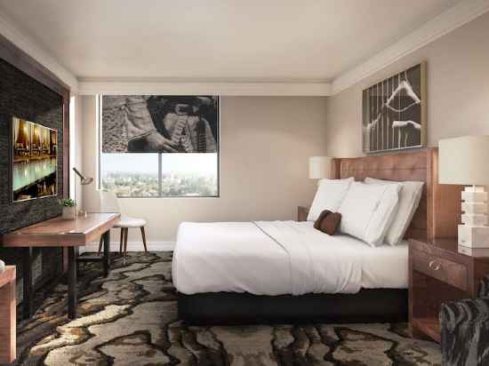 The Highland Dallas, Curio Collection by Hilton Rooms