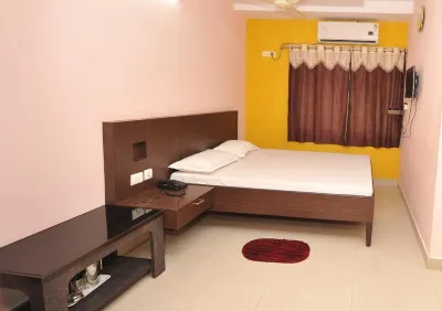 Shree Lakshmi Guest House & Function Halls, Visakhapatnam Hotels near MB shopping mall