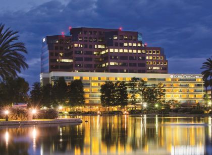 Lakeside Orange County Airport Hotel