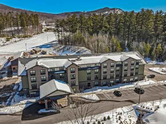 Fairfield Inn & Suites North Conway Hotel Exterior