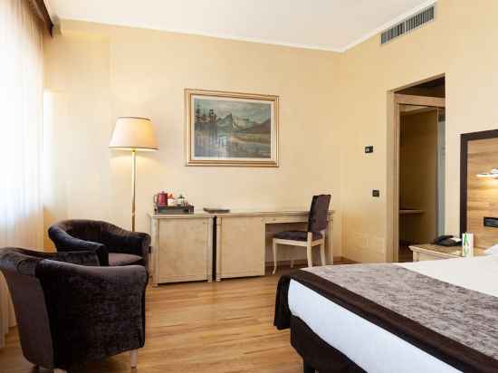 Augustus Hotel Rooms