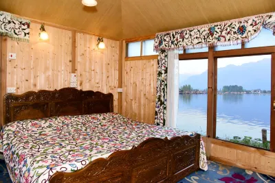 White House Group of Houseboats Отели рядом с достопримечательностью «Парк ГЕЛАНИ»