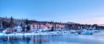 Cove Point Lodge Hoteles en Beaver Bay