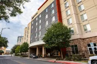 SpringHill Suites San Antonio Alamo Plaza/Convention Center Отели рядом с достопримечательностью «Террелл Плаза»