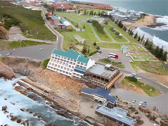 The Point Hotel & Spa Hotel Exterior