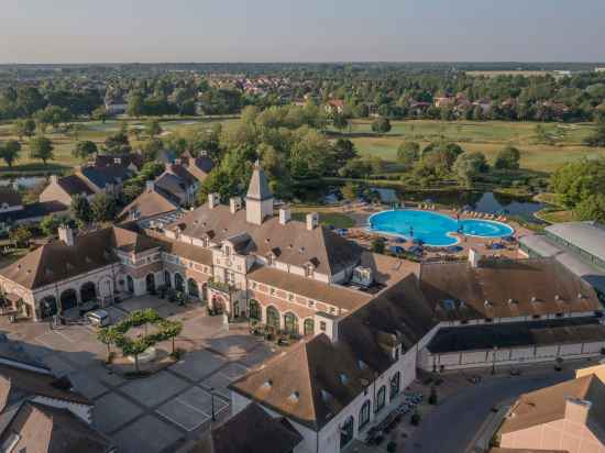 Marriott Village d'Ile-de-France Hotel Exterior