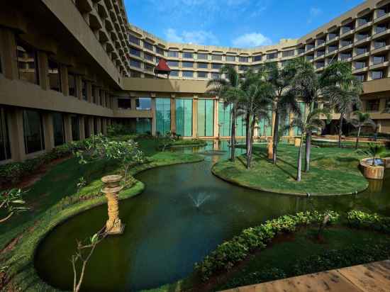 JW Marriott Mumbai Juhu Hotel Exterior