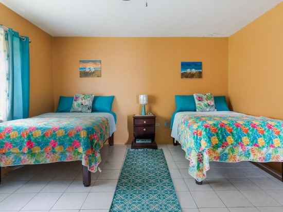 YanceyLargo- 4Br Villa Jacuzzi & Mountain Views by RedAwning Rooms