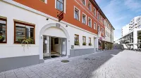 Boutique-Hotel Kronenstuben Hotel berhampiran Forum am Schlosspark