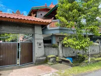 Ganesh Homestay Hotels near Warung Pojok