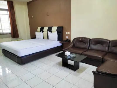 Hotel Fajar Indah فنادق في West Karawang