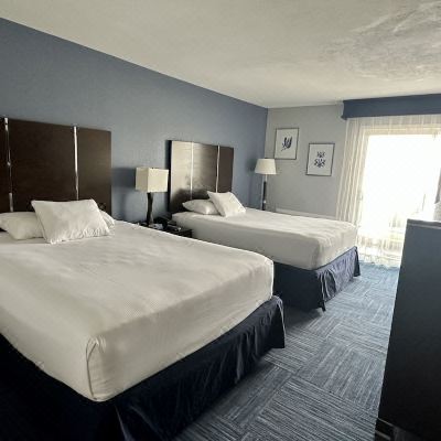 Deluxe Two Queen Room with Balcony The Pacific Inn Promo Code