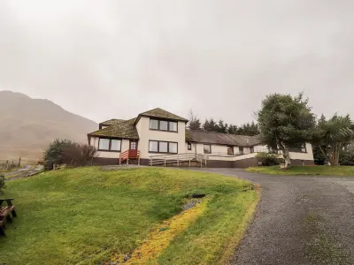 MacKenzies Peak Hotels near Old Man of Storr