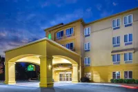 La Quinta Inn & Suites by Wyndham Atlanta-Union City Các khách sạn ở Fairburn