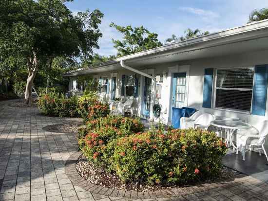 Marco Island Lakeside Inn Hotel Exterior