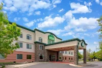 Fairfield Inn & Suites by Marriott Helena North Hotels near Staples