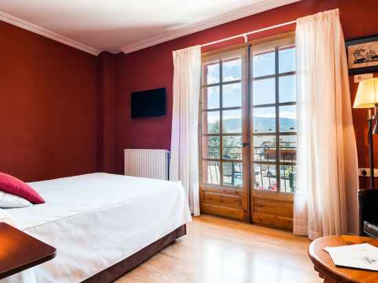 Hotel Esquirol Rooms