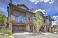 Lavish Fraser Townhome with Deck and Mountain Views! Hotels near Shadow Mountain Lake