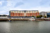 Hilton Garden Inn Dublin City Centre Hotels near Butt Bridge