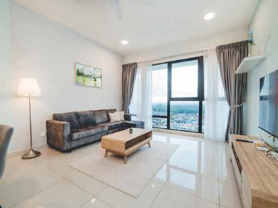 Mosaic Fresh Living 3BR Midvalley w Bthtub by Our Stay Rooms