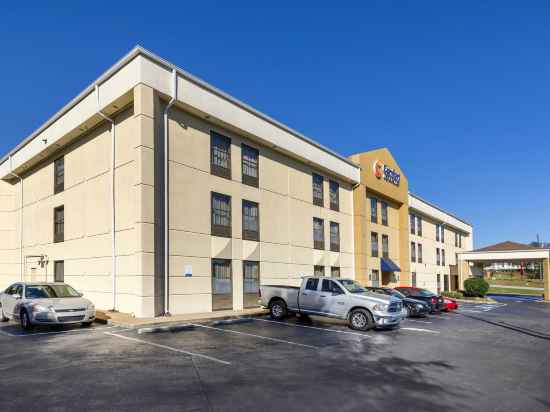 Comfort Inn & Suites Hotel Exterior