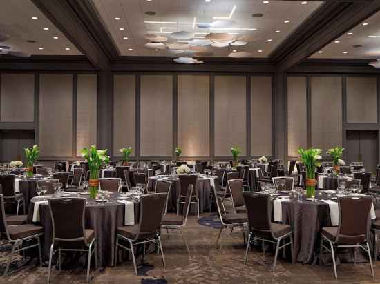 Renaissance Atlanta Waverly Hotel & Convention Center Dining/Meeting Rooms