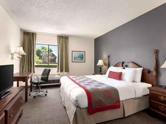 Ramada by Wyndham Arcata Rooms