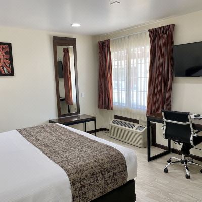 Standard Room, 1 King Pillow Top Bed Roswell Inn Promo Code