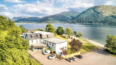 Onich Hotel & Lochside Beach Pods Hotels near Corpach