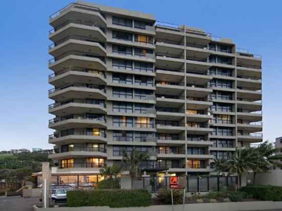 Clubb Coolum Beach Resort Hotel Exterior