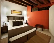 Apartamentos Abad Toledo Hotels near Castillo de Consuegra