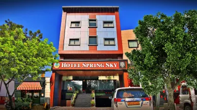 Spring Sky Mughalsarai By ShriGo Hotels Hôtels à proximité de la Varanasi Junction